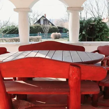 Hegy Es Balaton Vendeghaz